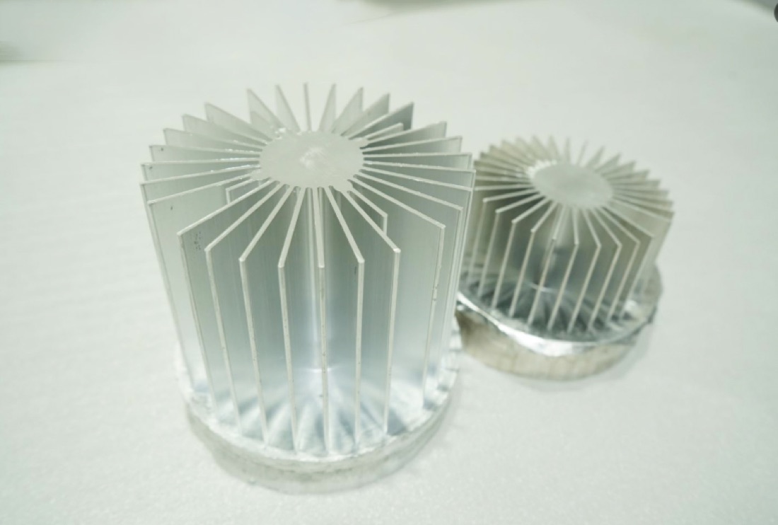 アルミ冷鍛放熱器・IGBT放熱器